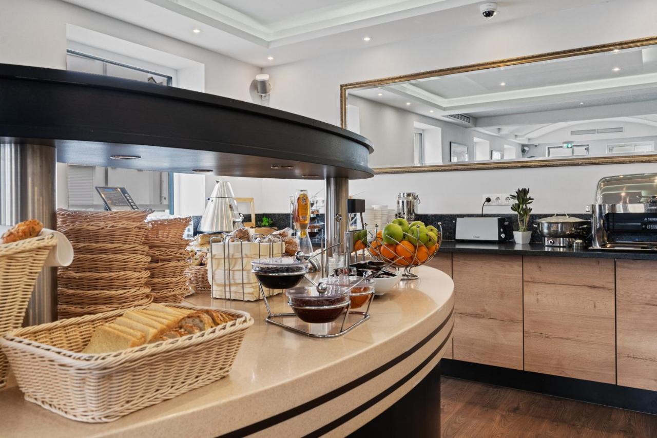 Hotel Adler Friedrichshafen Ngoại thất bức ảnh
