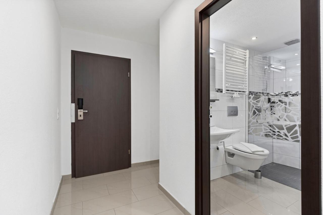 Hotel Adler Friedrichshafen Ngoại thất bức ảnh